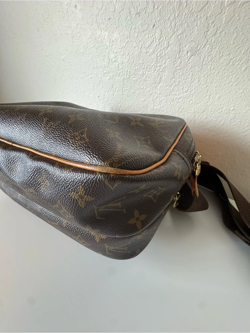 Louis Vuitton Monogram Reporter PM Shoulder / Crossbody Bag